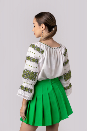 Ie traditionala alba cu motiv geometric verde Ernestina 02 [2]