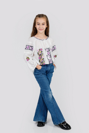 Ie traditionala alba pentru fetite cu motiv floral mov Marina [3]