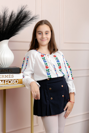 Ie traditionala alba pentru fetite cu motiv floral multicolor Felicia [2]