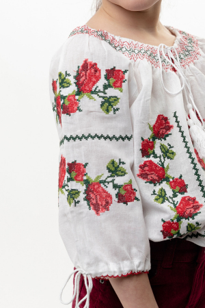 Ie traditionala alba pentru fetite cu motiv floral rosu Amelia [1]