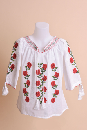Ie traditionala alba pentru fetite cu motiv floral rosu Amina [0]