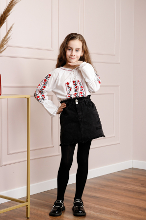 Ie traditionala alba pentru fetite cu motiv floral rosu Carmina [3]