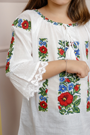 Ie traditionala alba pentru fetite cu motiv floral rosu Casandra [1]