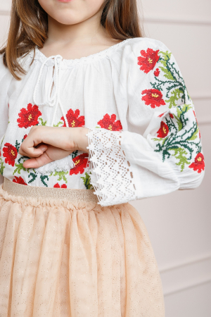 Ie traditionala alba pentru fetite cu motiv floral rosu Daria 02 [1]