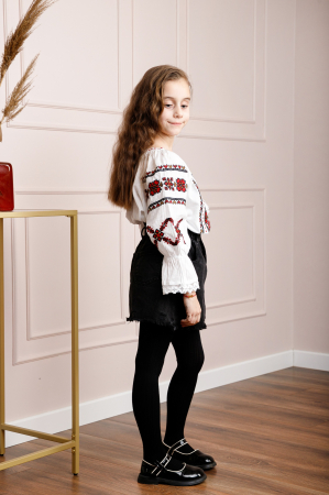 Ie traditionala alba pentru fetite cu motiv floral rosu Petra [3]