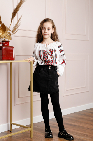 Ie traditionala alba pentru fetite cu motiv floral rosu Petra [2]