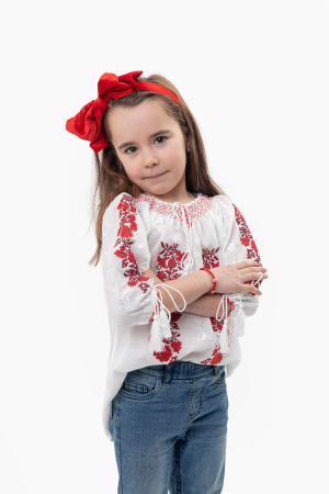 Ie traditionala alba pentru fetite cu motiv floral rosu Selena [0]