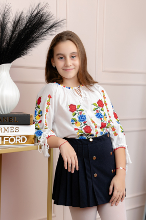 Imbracaminte Fetite - Ie traditionala alba pentru fetite cu motiv floral tricolor Darina