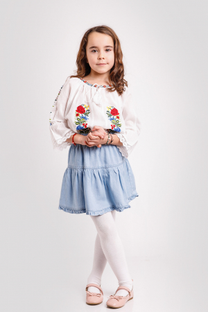 Ie traditionala alba pentru fetite cu motiv floral tricolor Oana [2]