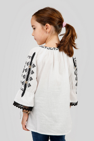 Ie traditionala alba pentru fetite cu motiv geometric negru Viviana [1]