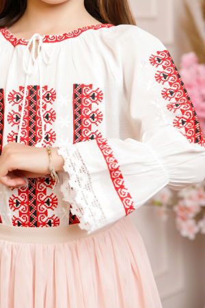 Ie traditionala alba pentru fetite cu motiv geometric rosu Dalia 02 [1]