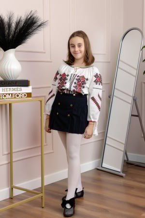 Ie traditionala alba pentru fetite cu motiv geometric rosu Erica [2]