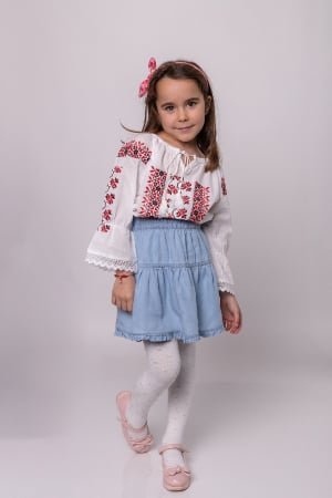 Ie traditionala alba pentru fetite cu motiv geometric rosu Veronica [6]