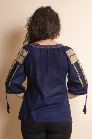 Bluza albastra cu motiv crem Bogdana [2]