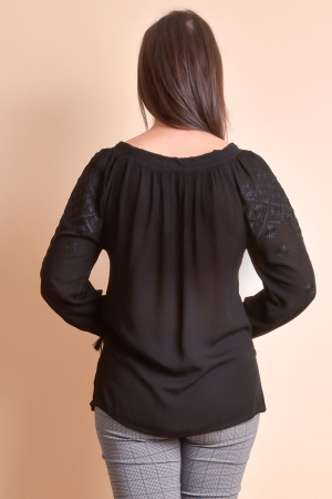 Ie traditionala neagra cu motiv floral negru Codrina 08 [3]