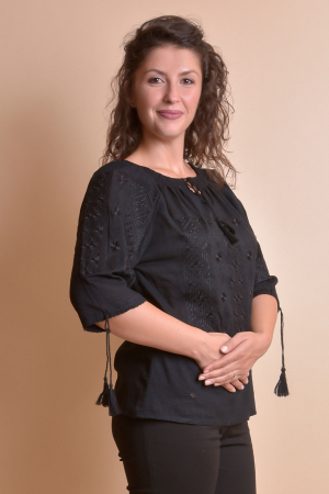 Ie traditionala neagra cu motiv geometric negru Rebeca [2]