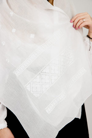 Marama traditionala alba cu broderie geometrica alba Clara [1]