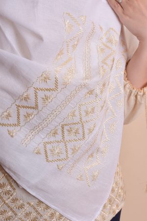 Marama traditionala alba cu broderie geometrica aurie Dora [2]