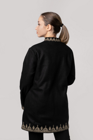Palton traditional negru cu broderie florala crem Carmen [2]