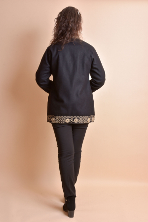 Palton traditional negru cu broderie florala crem Doina [7]