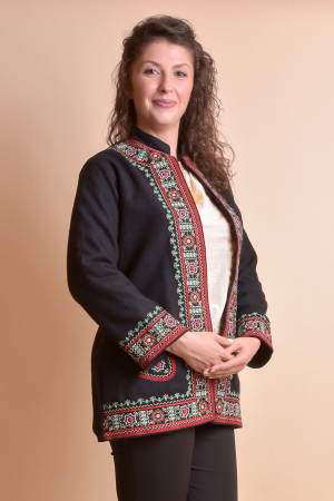 Palton traditional negru cu broderie florala multicolora Livia [3]