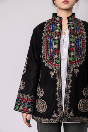 Palton traditional negru cu broderie florala multicolora Ioana [1]