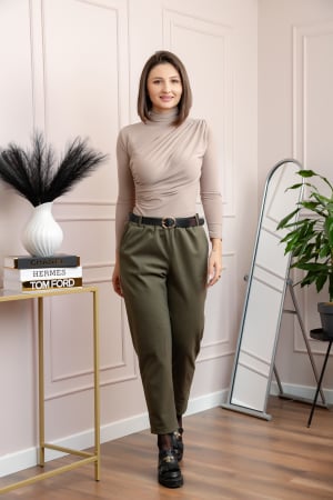 Pantaloni - Pantaloni grosi Nancy cu curea reglabila si buzunare functionale - Kaki