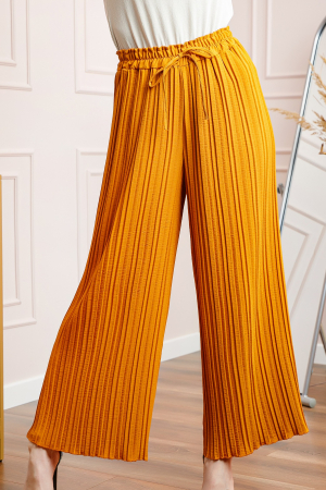 Pantaloni plisati galbeni cu elastic in talie [1]