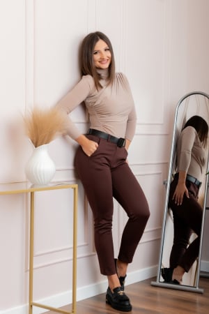 Pantaloni - Pantaloni slim maro cu talie inalta si curea lata