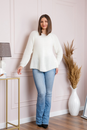 Pulover Bella pufos alb cu maneci raglan [2]