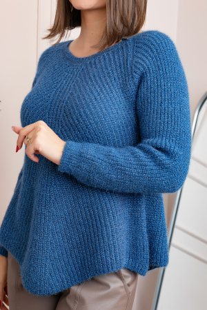 Pulover Bella pufos albastru cu maneci raglan [1]