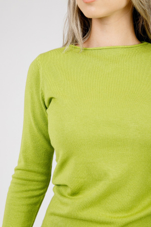 Pulover clasic verde lime cu decolteu barcuta [1]