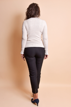 Pulover crem cu guler si maneci creponate [9]