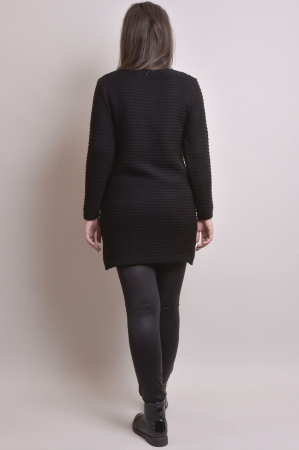 Pulover lung negru cu model impletit [6]