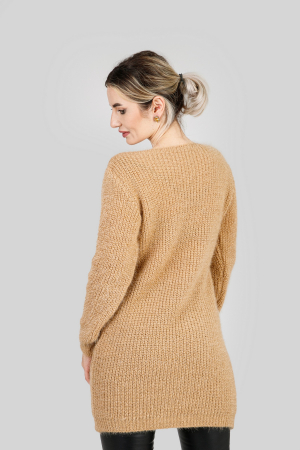 Pulover pufos bej tip rochie cu decolteu barcuta [2]