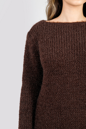 Pulover pufos maro tip rochie cu decolteu barcuta [1]