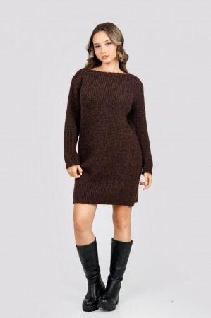 Pulover pufos maro tip rochie cu decolteu barcuta [3]