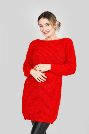 Pulover pufos rosu tip rochie cu decolteu barcuta [3]