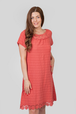 Rochie corai cu aplicatii florale [1]