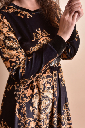 Rochie din catifea neagra cu imprimeu auriu mare si curea in talie [3]