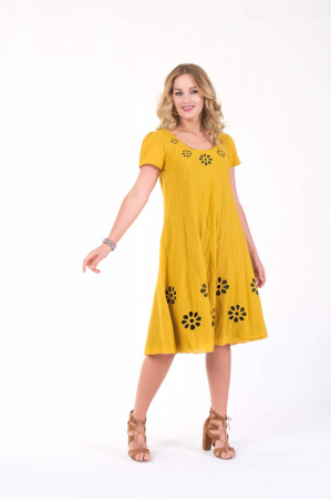 Rochie galbena cu detaliu floral perforat [3]