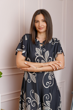 Rochie midi neagra cu imprimeu floral invoire si snur la decolteu Shelby [1]