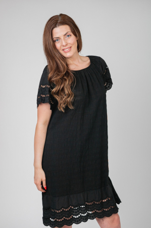 Rochie neagra cu detaliu perforat [1]