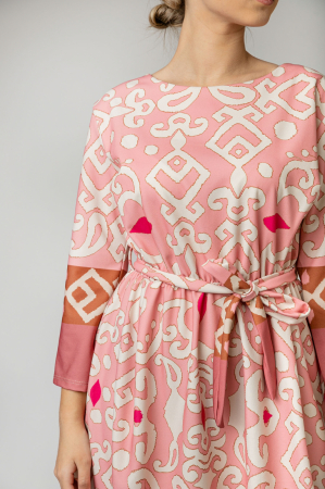 Rochie office roz somon cu imprimeuri geometrice crem si cordon in talie [1]