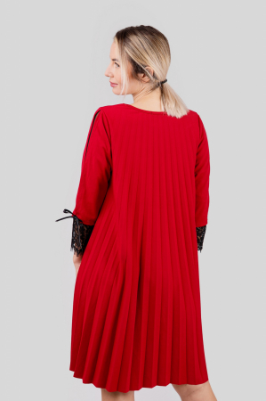 Rochie plisata rosie cu insertie de dantela [3]