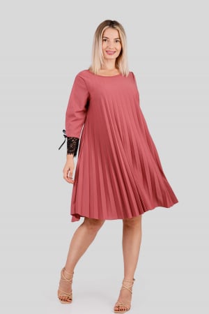 Rochii - Rochie plisata roz somon cu insertie de dantela