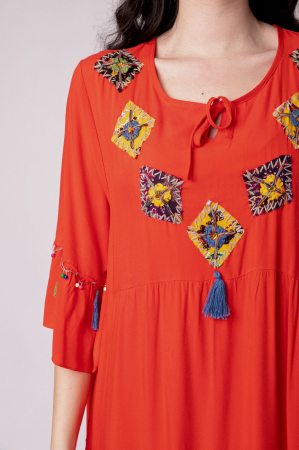 Rochie rosie boho chic cu romburi si ciucuri [1]