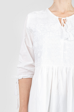 Rochie traditionala alba cu motiv floral alb Clara [1]