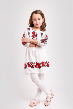 Imbracaminte Fetite - Rochie traditionala alba pentru fetite cu motiv floral rosu Mateea