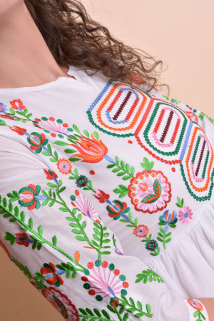 Rochie traditionala maxi alba cu motiv floral multicolor Alexandra [3]